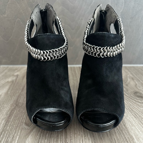 GUESS SUEDE SNAKE PRINT BOOTIES - Picture 9 of 10